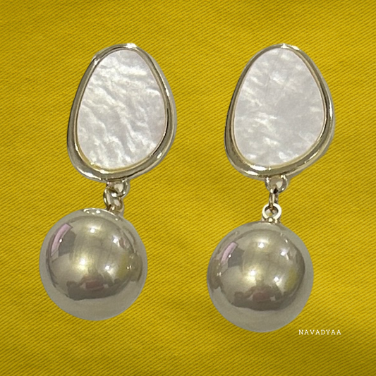 Pearl Danglers,  E0018